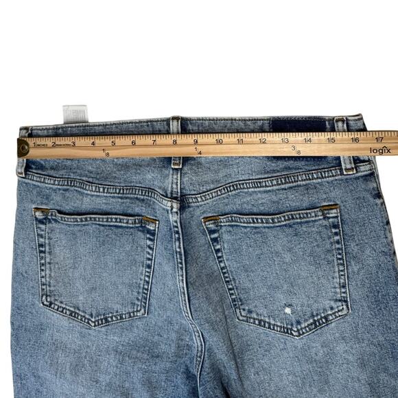 Abercrombie & Fitch Ultra High Rise Light Wash Distressed Cropped Jeans - Picture 6 of 9